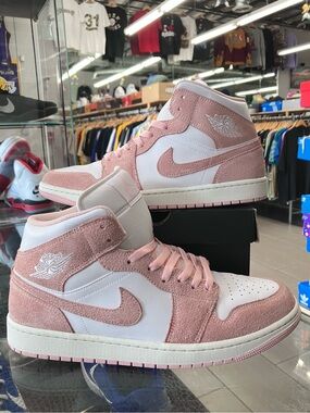 Air Jordan 1 Mid SE Legend Pink Size 11.5